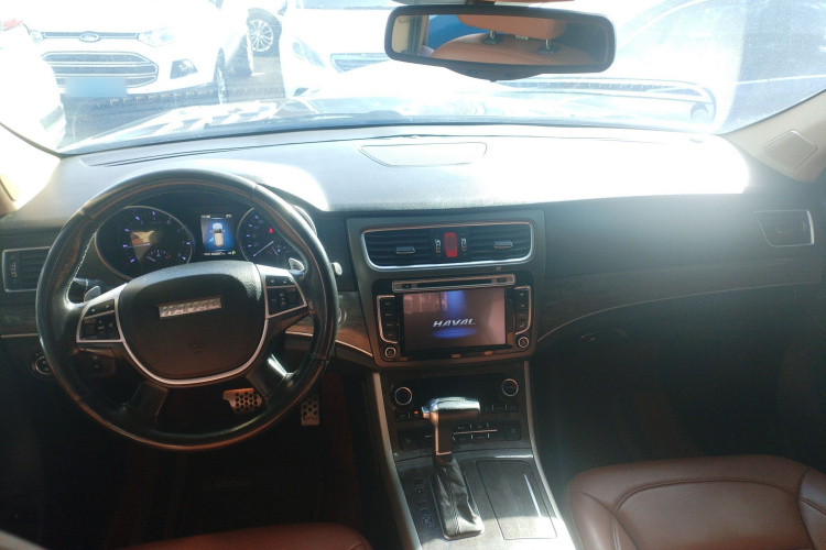 哈弗H8 2015款 2.0T 两驱精英型中控内饰12