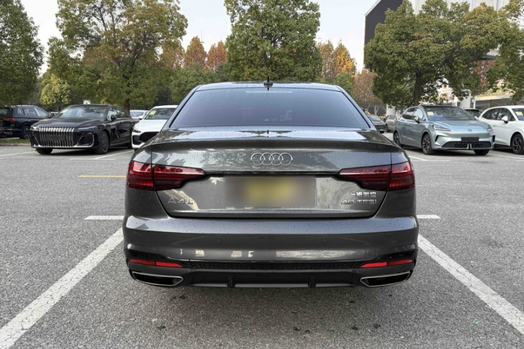 奥迪A4L 2023款 40 TFSI 豪华动感型车身外观6003