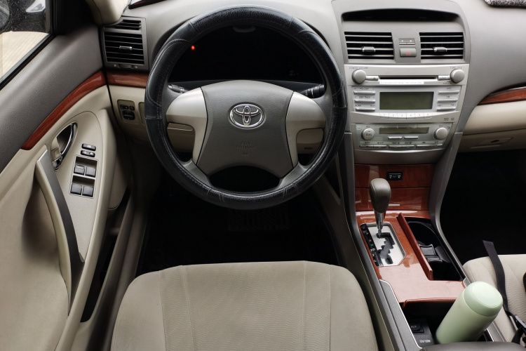 丰田 凯美瑞 2013款 200E 经典精英版中控内饰13