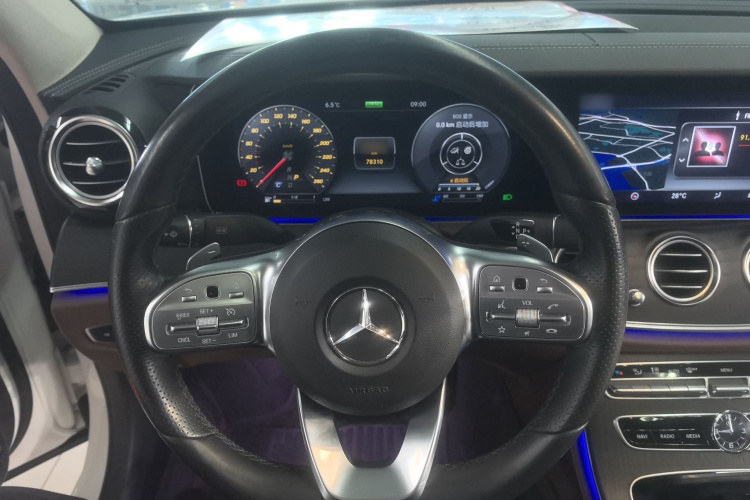 奔驰E级 2019款 E 260 L 运动型局部细节13