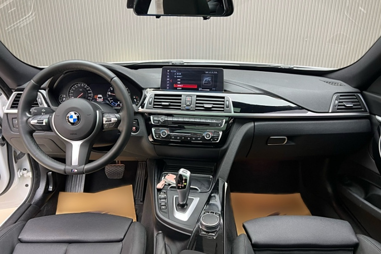 宝马3系GT 2019款 320i M运动套装中控内饰7002
