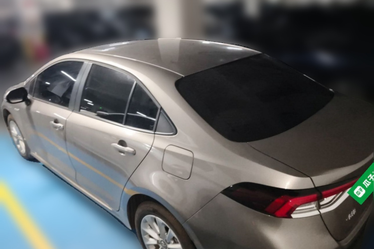 丰田 卡罗拉 2023款 1.8L 智能电混双擎 精英版车身外观5