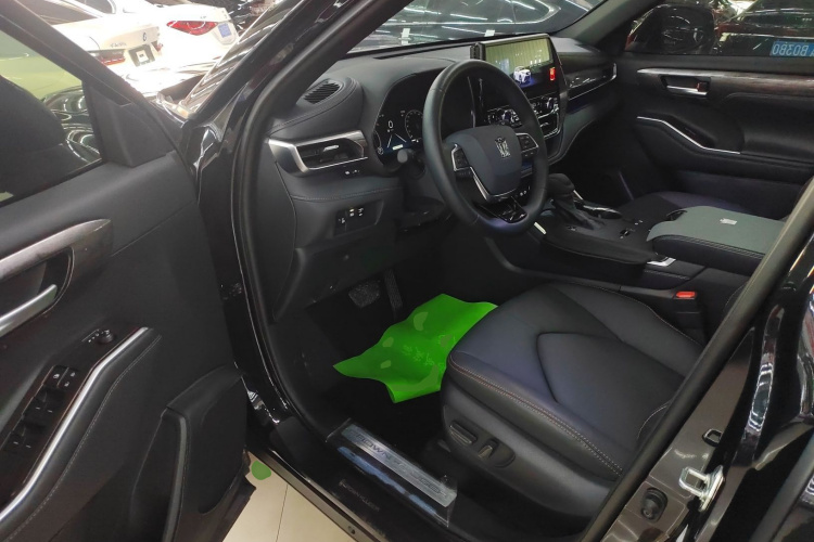 丰田 皇冠陆放 2024款 2.5L HEV四驱豪华版中控内饰7003