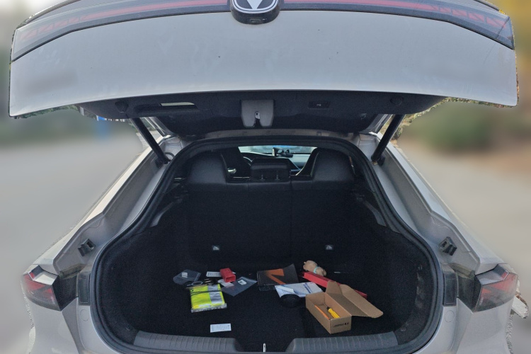 长安UNI-V 2023款 1.5T 运动版局部细节23