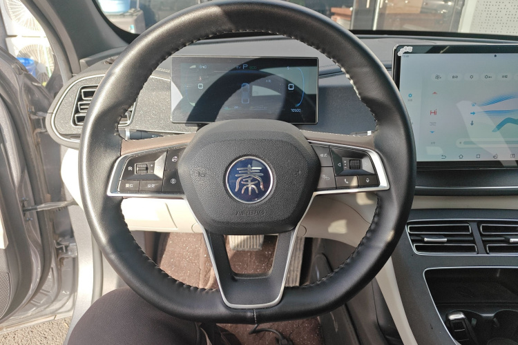 比亚迪 秦PLUS 2023款  冠军版 DM-i 120KM超越型中控内饰13