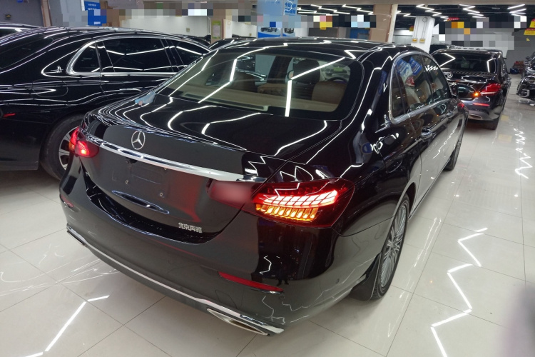 奔驰E级 2021款 E 300 L 时尚型车身外观7