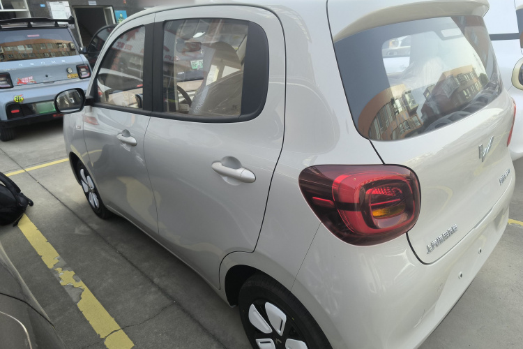 五菱汽车 宏光MINIEV 2025款 四门版 进阶款车身外观4