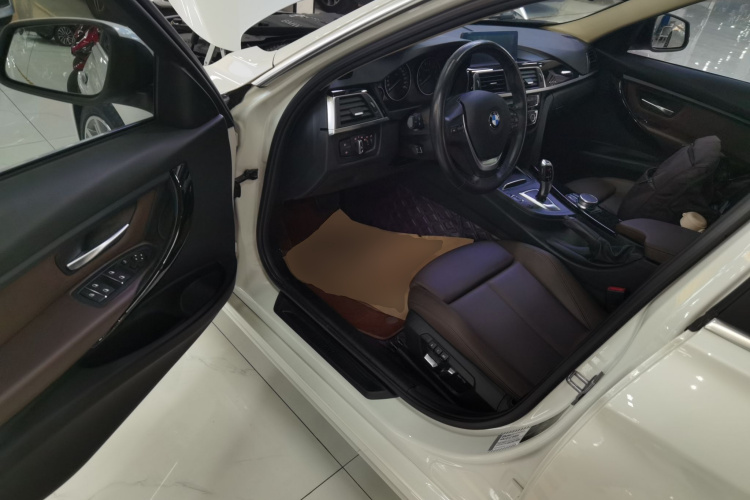 宝马3系 2019款 320Li 时尚型中控内饰20