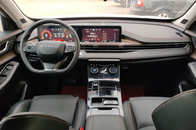 星途追风 2020款 乘风破浪版 1.5T CVT星睿版中控内饰7002