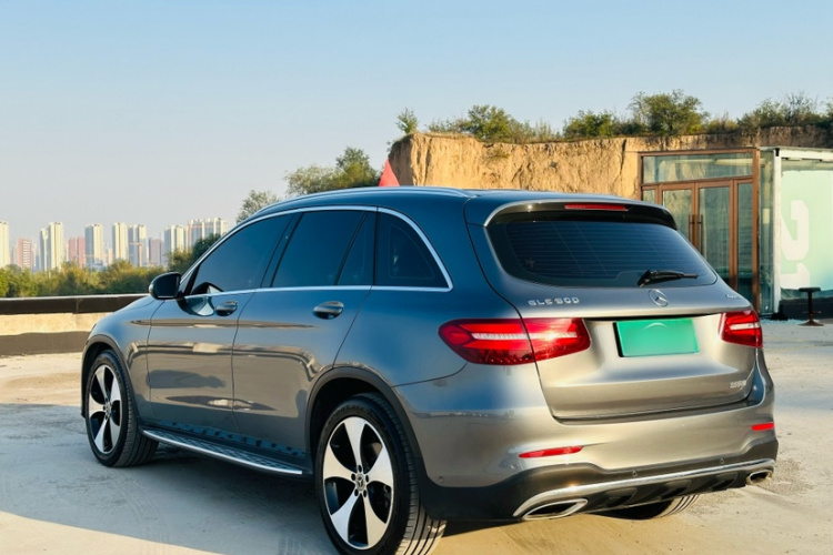 奔驰GLC 2018款 改款 GLC 300 4MATIC 动感型车身外观6008