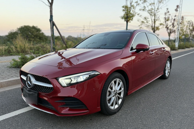 奔驰A级 2020款 改款 A 200 L 运动轿车时尚型车身外观6004