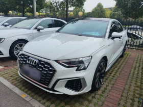 奥迪A3 2023款 改款 A3L Limousine 35 TFSI 时尚运动型