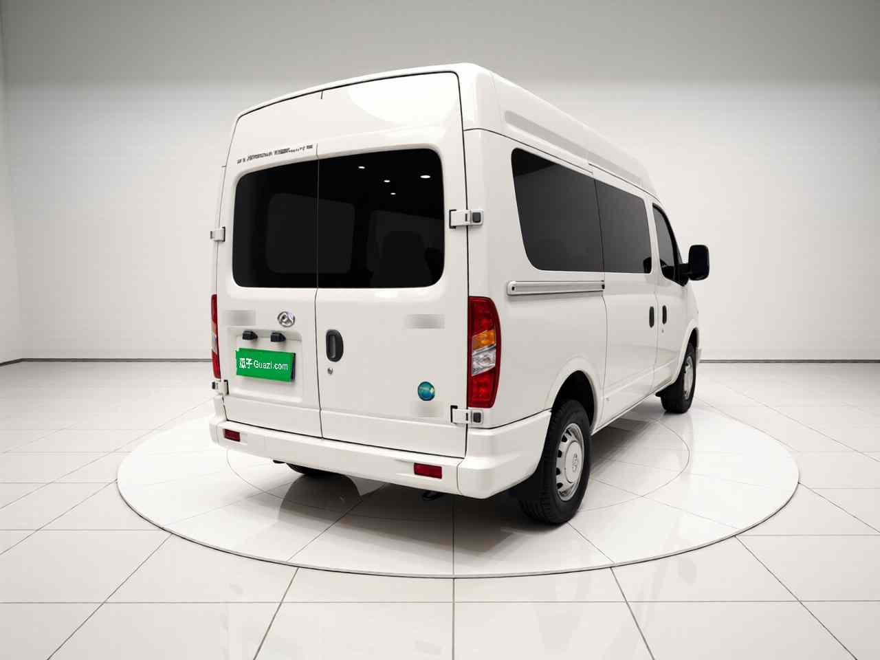上汽大通MAXUS 新途V80 2025款 PRO傲运通 2.0T AMT短轴中顶 5/6座(5)