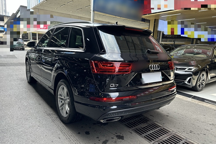 奥迪Q7 2018款 40 TFSI S line运动型车身外观6003
