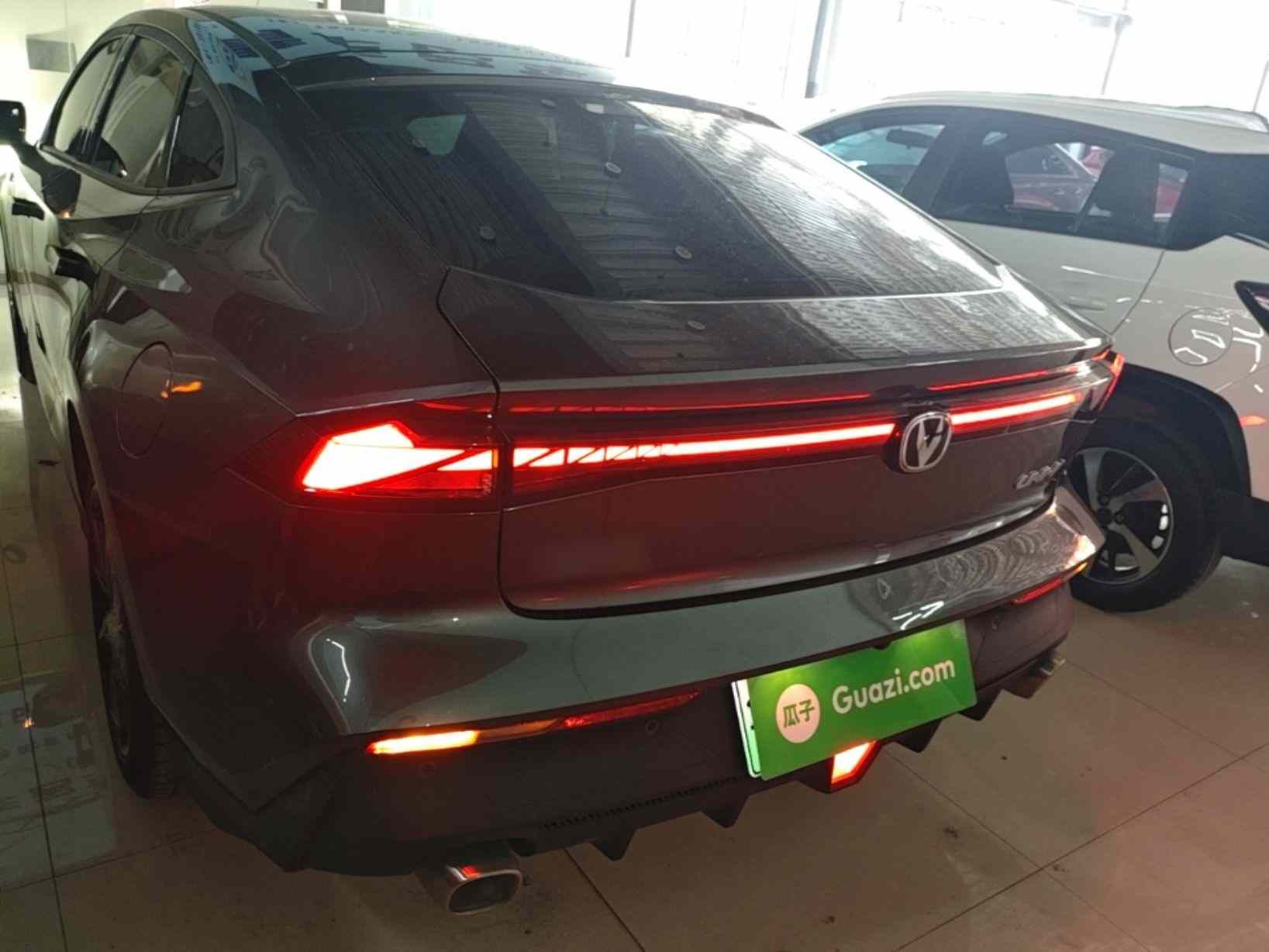 长安UNI-V 智电iDD 2023款  智电iDD 1.5T 113km智趣型(4)
