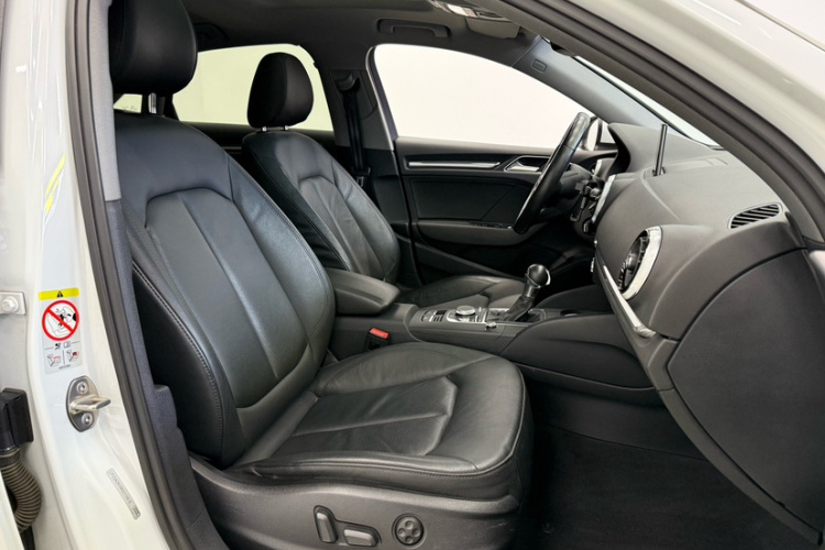 奥迪A3 2019款 Limousine 35 TFSI 风尚型 国VI中控内饰7006