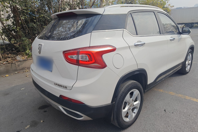 宝骏510 2017款 1.5L 手动时尚型车身外观7