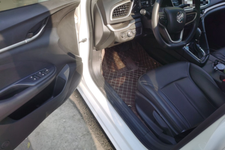 别克 英朗 2021款 改款 典范 1.5L 自动精英型中控内饰20