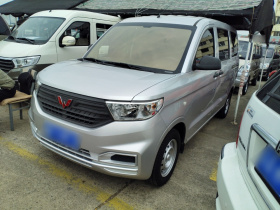 五菱汽车 五菱宏光V 2022款 1.5L劲取版电动助力LAR