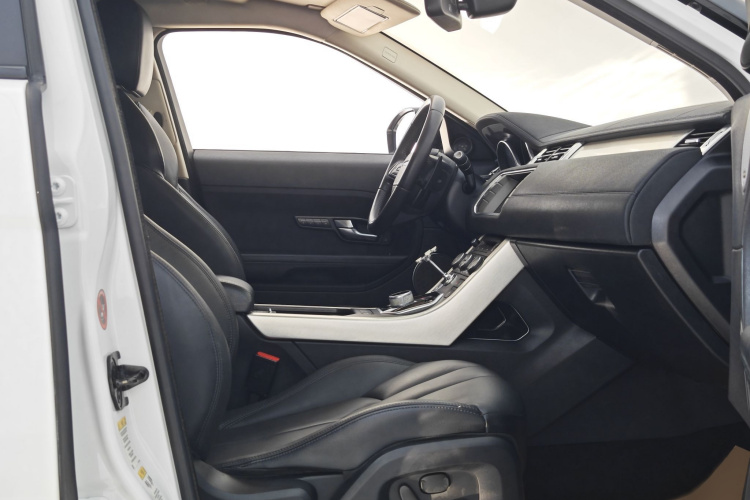 路虎 揽胜极光 2015款 2.0T 五门智耀版中控内饰7003