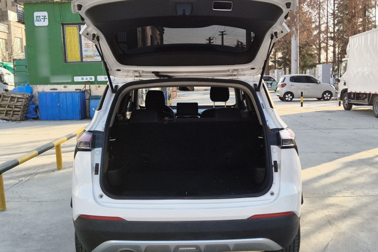 宝骏510 2019款 1.5L 手动劲享型77kW 国VI机舱底盘23