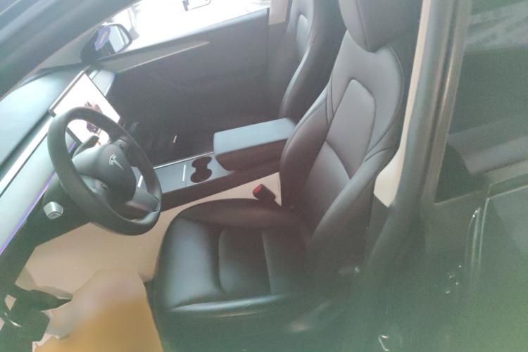 特斯拉 Model Y 2024款 长续航全轮驱动版局部细节19