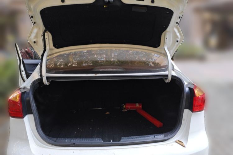 起亚K3 2015款 1.6L 自动GL中控内饰23