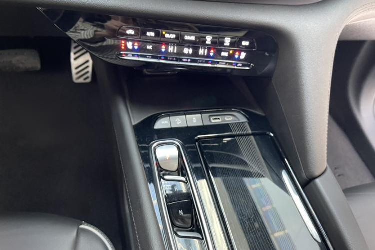 别克 昂科旗 2022款 652T 四驱尊享旗舰型 6座局部细节9003