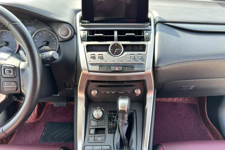 雷克萨斯NX 2020款 200 前驱 锋行版 国VI中控内饰7006