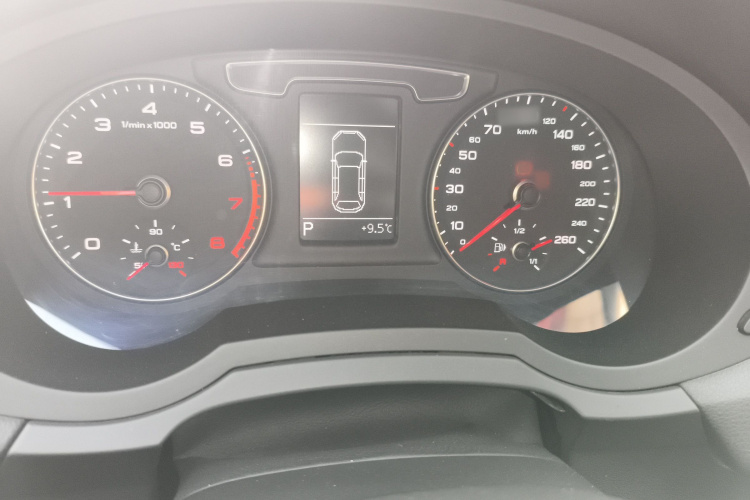 奥迪Q3 2017款 35 TFSI 时尚型局部细节14