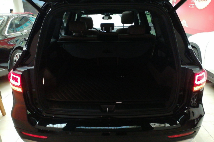 奔驰GLB 2023款 GLB 220 动感型机舱底盘23