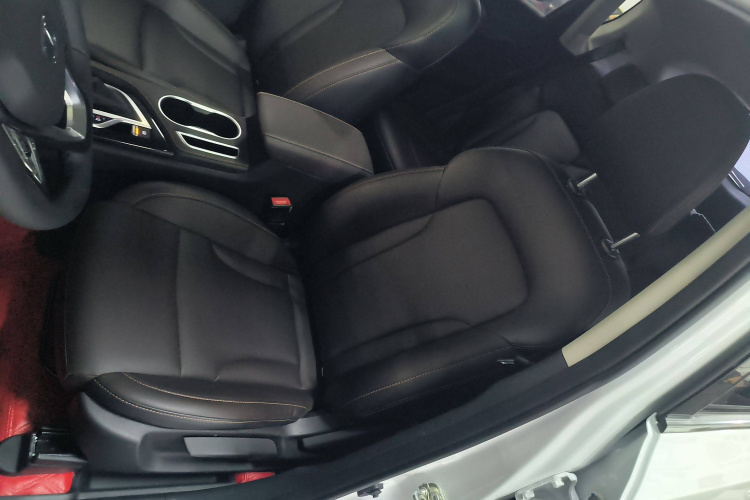 长安CS35PLUS 2019款 1.6L 自动酷联版局部细节19