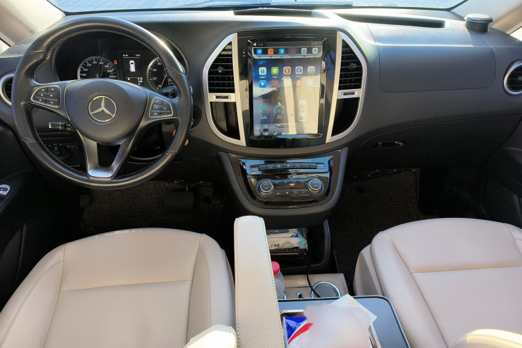 奔驰 威霆 2016款 2.0T 商务版中控内饰7002