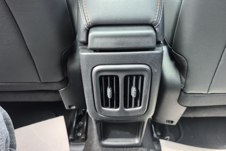 Jeep 指南者 2017款 200T 自动家享版中控内饰7006