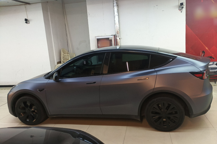 特斯拉 Model Y 2022款 改款 长续航全轮驱动版车身外观4