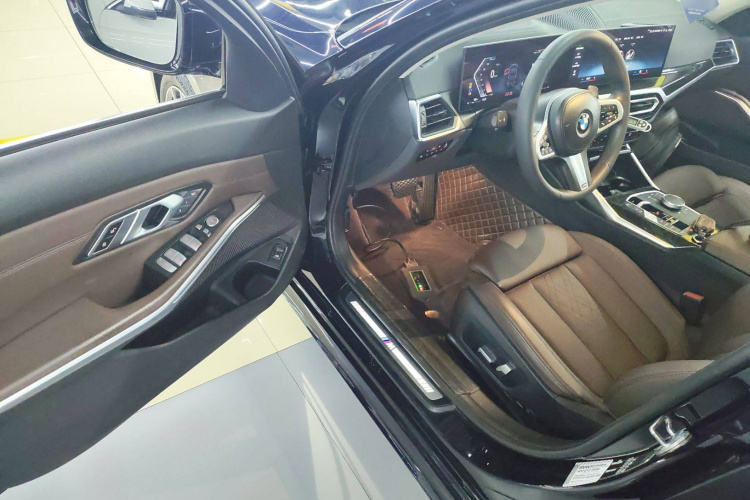 宝马3系 2023款 325Li M运动套装中控内饰20