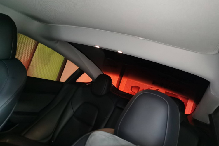 特斯拉 Model 3 2022款 后轮驱动版中控内饰22