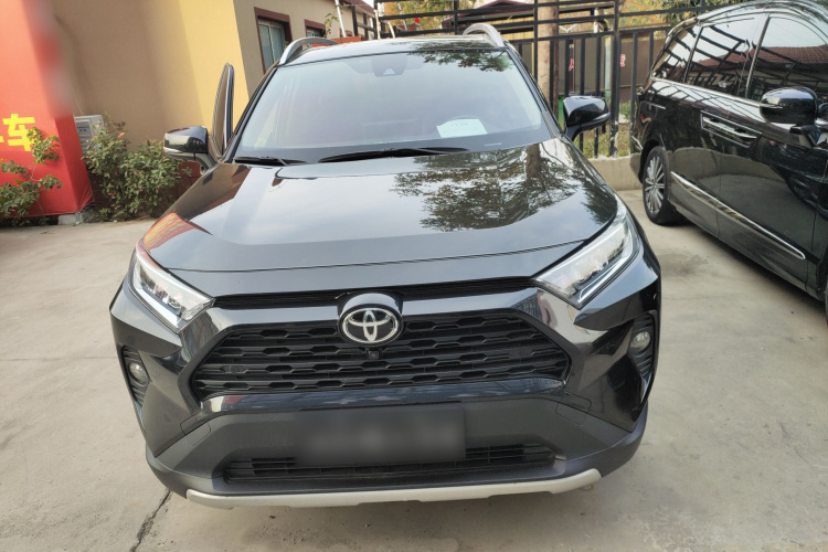 丰田 RAV4荣放 2022款 2.0L CVT两驱风尚Plus版车身外观2