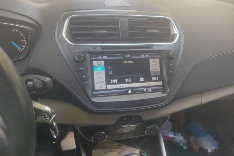 福特 福睿斯 2015款 1.5L 自动时尚型局部细节16