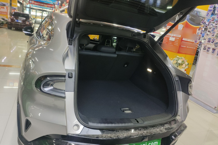 小米汽车 小米YU7 2025款 超长续航后驱版机舱底盘23