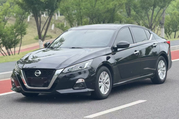 日产 天籁 2019款 2.0L XL 舒适版车身外观1