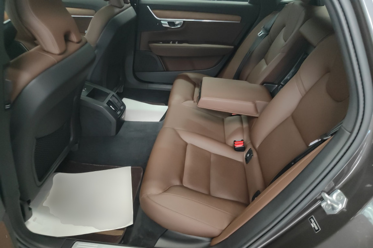 沃尔沃S90 2022款 B5 智逸豪华版中控内饰21