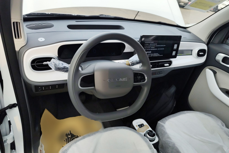 吉利银河 熊猫 2025款 210km 元气熊中控内饰13