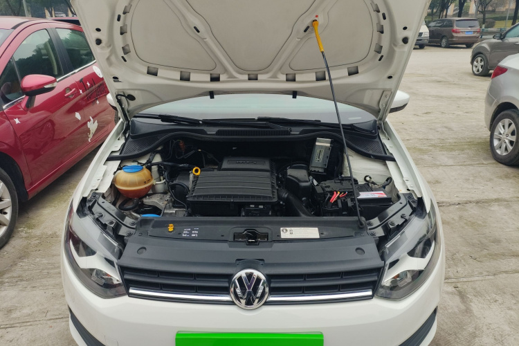 大众 Polo 2016款 1.4L 自动风尚型机舱底盘24