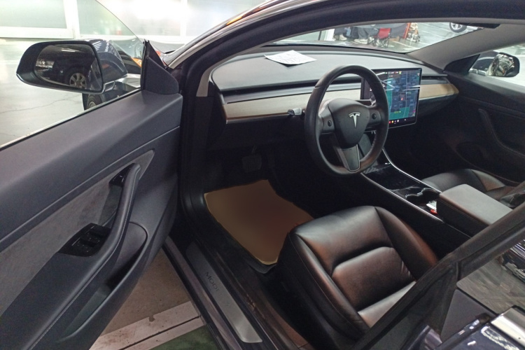 特斯拉 Model 3 2019款 标准续航后驱升级版中控内饰7003