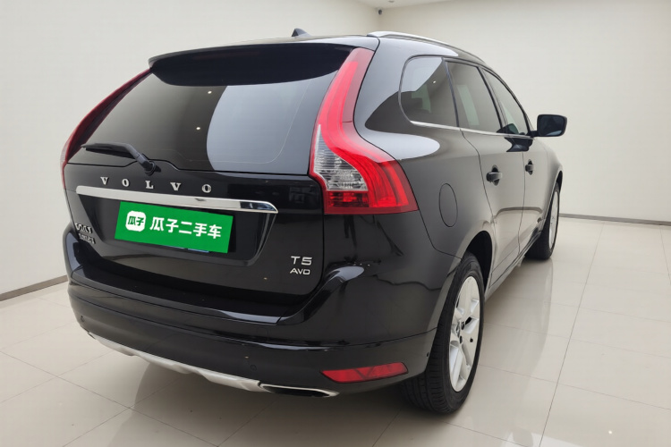 沃尔沃XC60 2017款 T5 AWD 智进版车身外观7