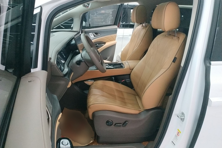 腾势D9 2022款 DM-i 970 四驱尊荣型中控内饰19