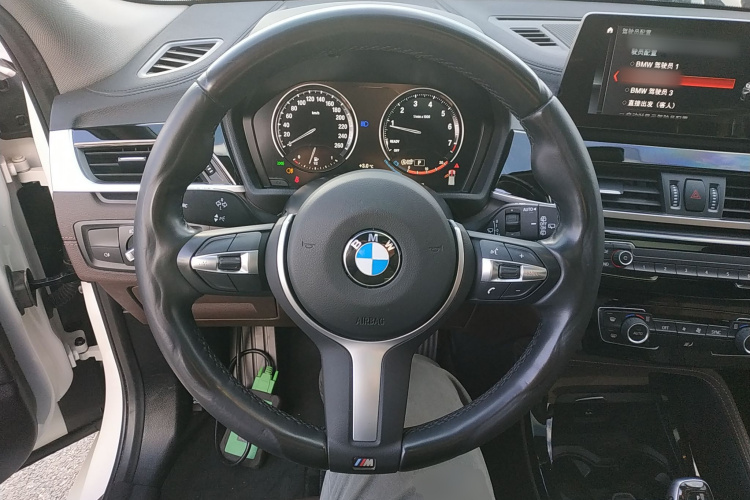 宝马X2 2021款 改款 sDrive25i M运动套装中控内饰13