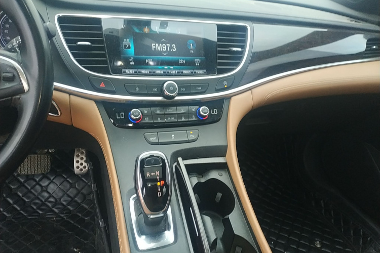 别克 君越 2016款 20T 精英型局部细节16