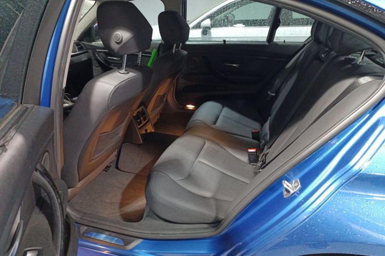 宝马3系 2017款 320Li M运动型中控内饰7004